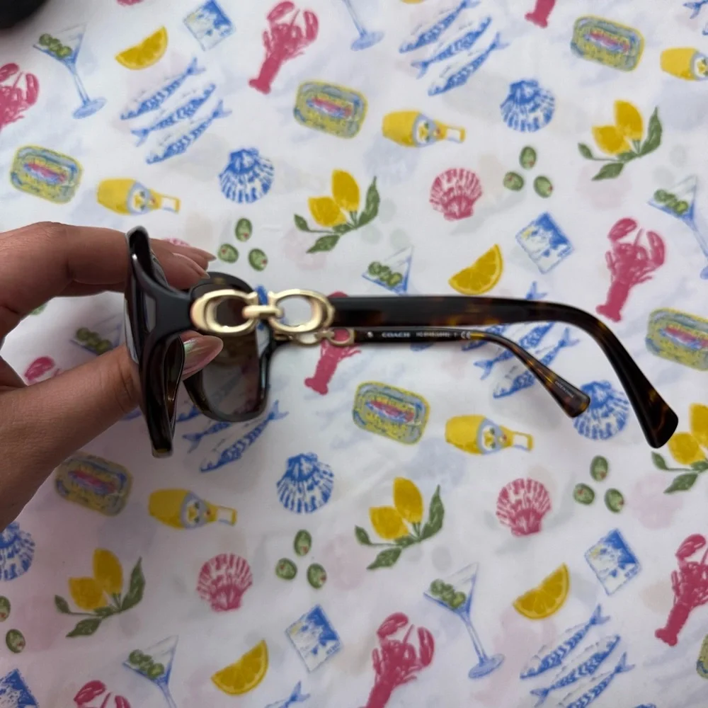 Coach Black Classic Sunglasses with Protective Case - Picture 4 of 5